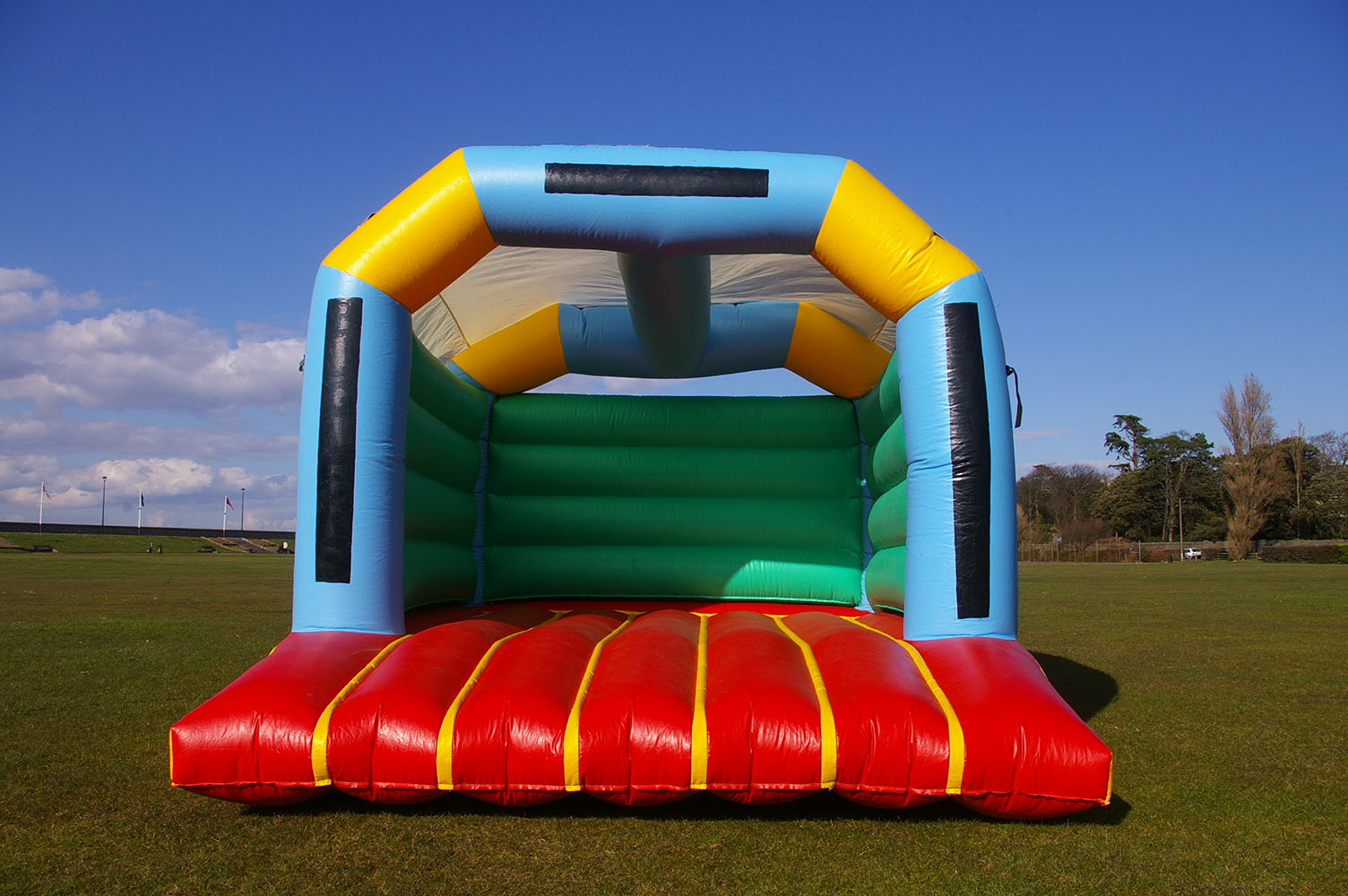 Our Standard bouncy castle is spacious and perfect for fitting into smaller gardens and halls. Popular for use in corporate events, and bouncy enough to keep you entertained for hours! Suitable for ages up to 14.