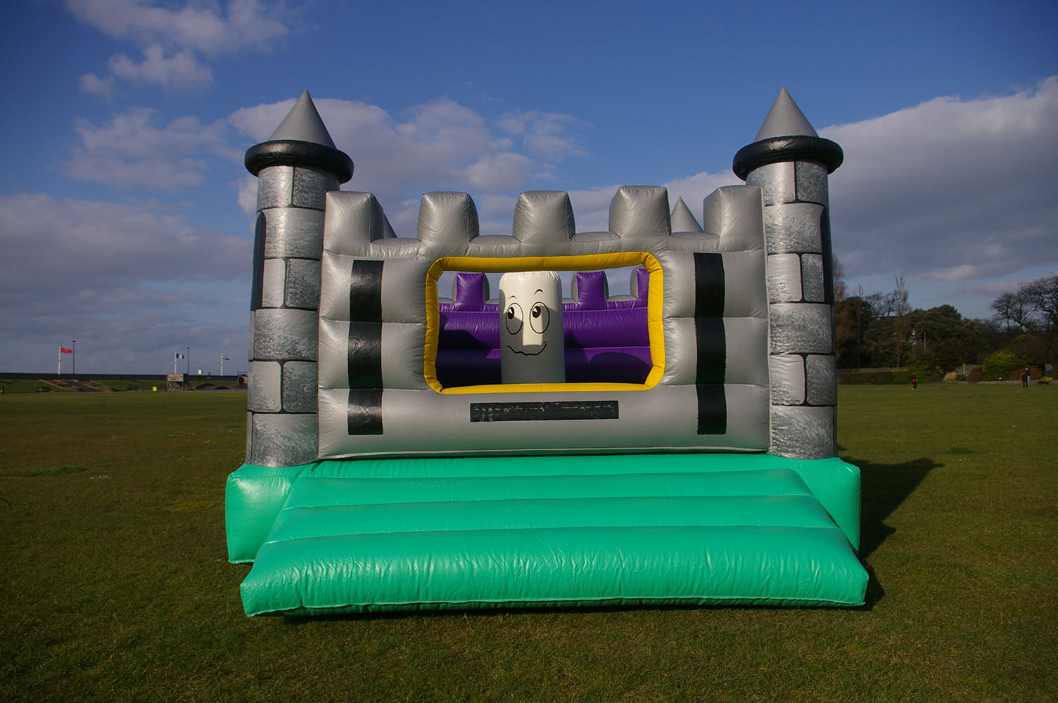 This spooky ghost-themed Jasper Haunted Castle is a great addition to any party. Also perfect for school fairs, fetes and other corporate events. Spacious with high walls, children can bounce safely with our ghost friend Jasper! Suitable for children up to 13 years.