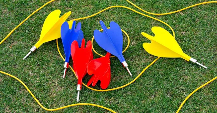 Take the popular sport of darts out into the fresh air with these brilliant lawn darts. A hugely entertaining game for all the family to play, simply lay the hoops out on soft, flat ground to create your very own alfresco dartboard.

Perfect for two players or more